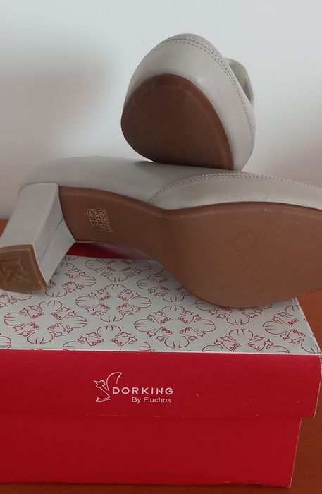 Sapatos nunca usados