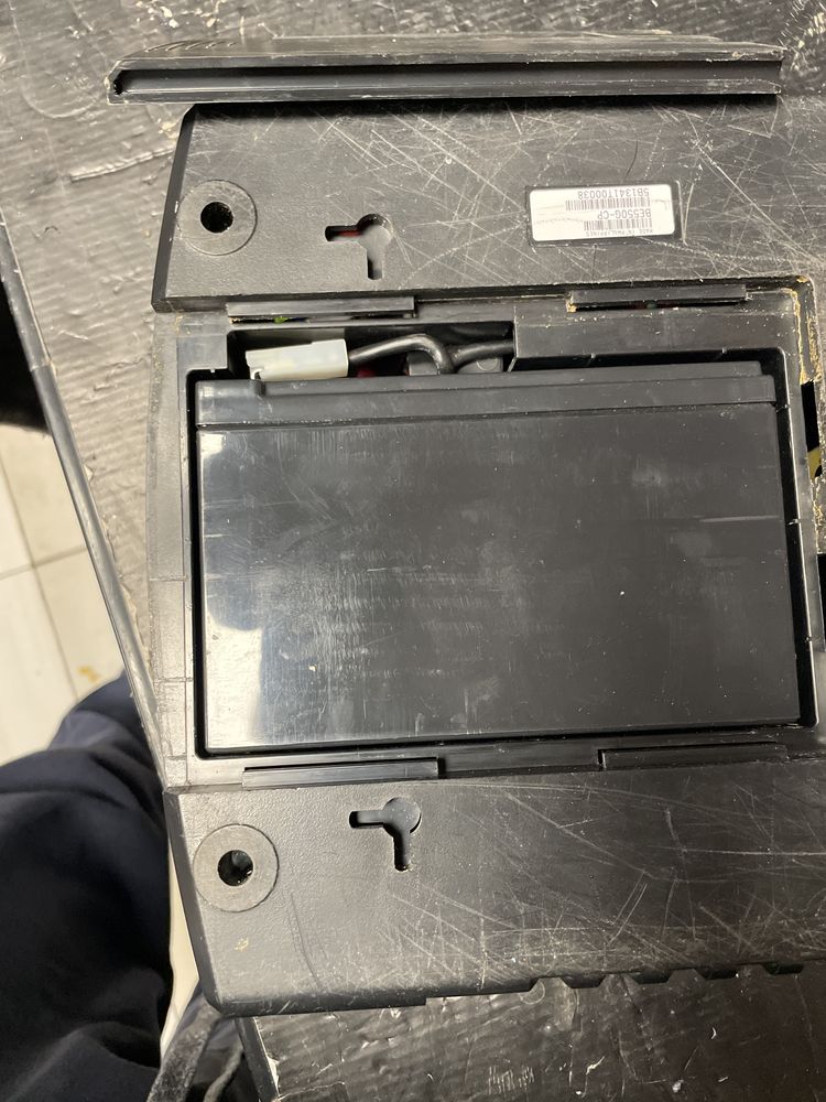 UPS APC Back-UPS 550