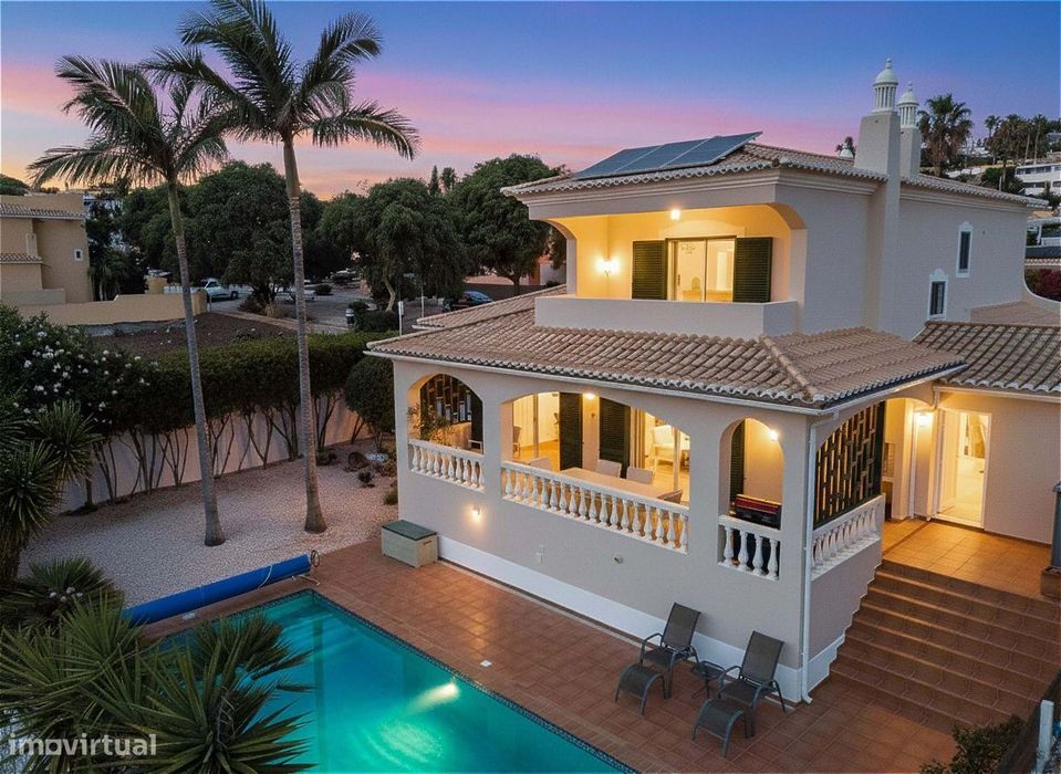 Moradia T3+1 Com Piscina A Poucos Passos Da Marina De Lagos E Da Praia