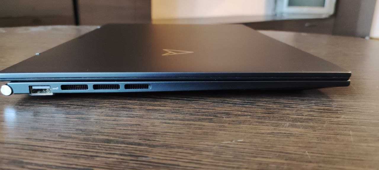 Ультрабук ASUS ZenBook 14 UM3402YA в ідеальному стані. Ще діє гарантія