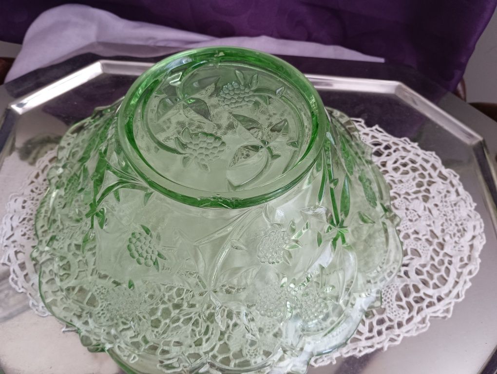 Enormíssima taça saladeira em vidro da Marinha Grande, verde