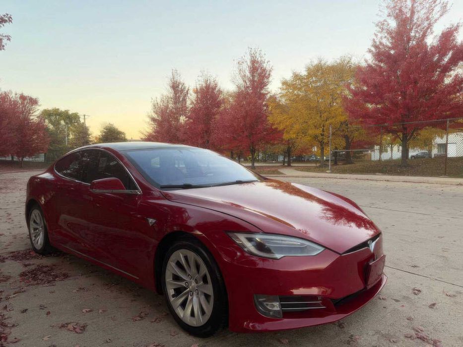 Tesla Model S      2017