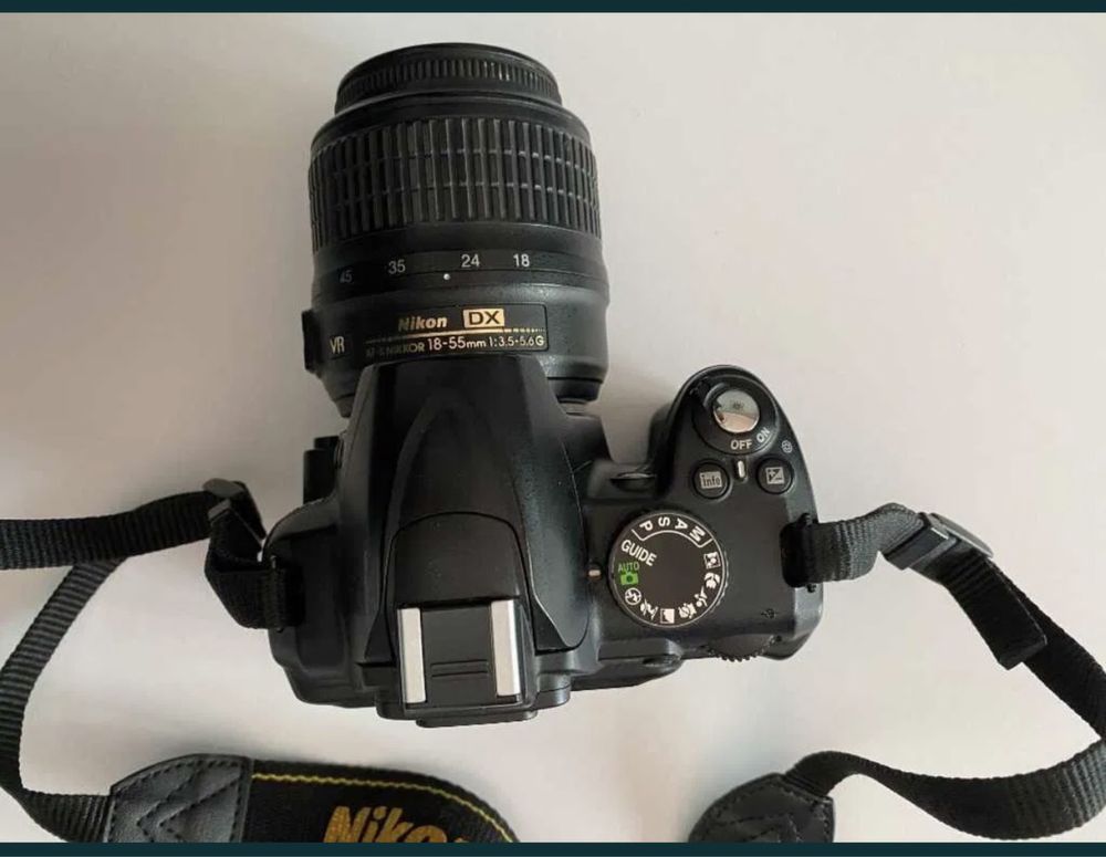 Фотоапарат Nikon D3000 + 18-55 чорний + сумка