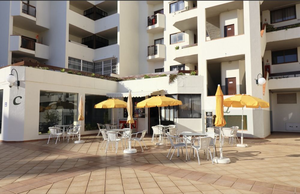 Loja 24m bar de apoio a piscina