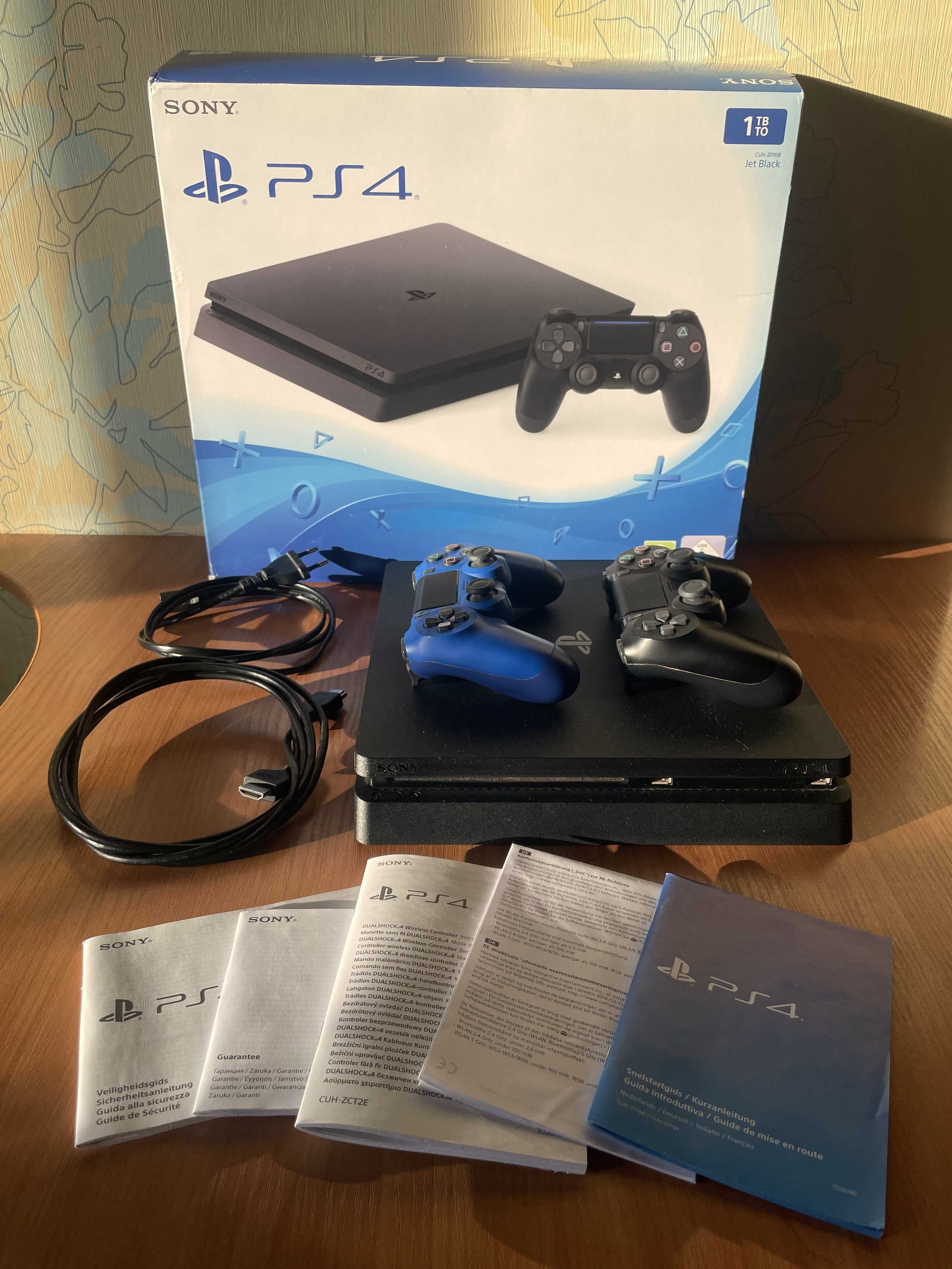 PlayStation 4 Slim, 1TB + 2 джойстика