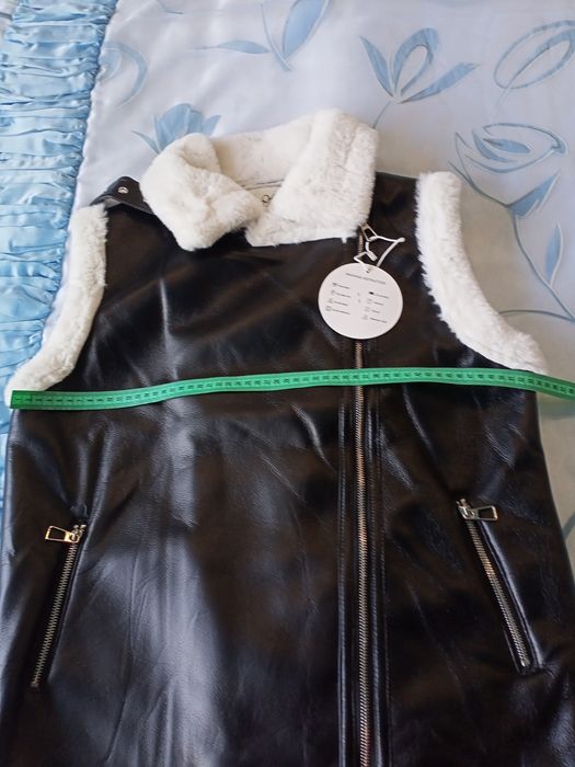 Жилет-дублянка чорна еко-шкіра з білим хутром 2 розміри