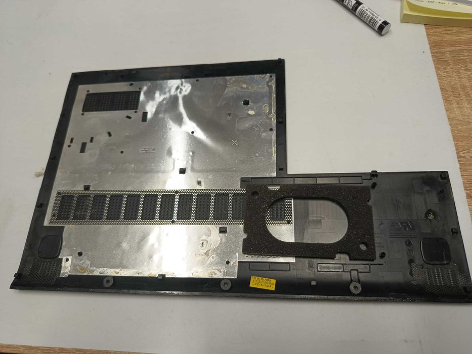 Klapka dolnej obudowy do laptopa Lenovo G50-30.