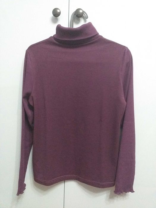 Sweter golf rozmiar M zawiera wełnę