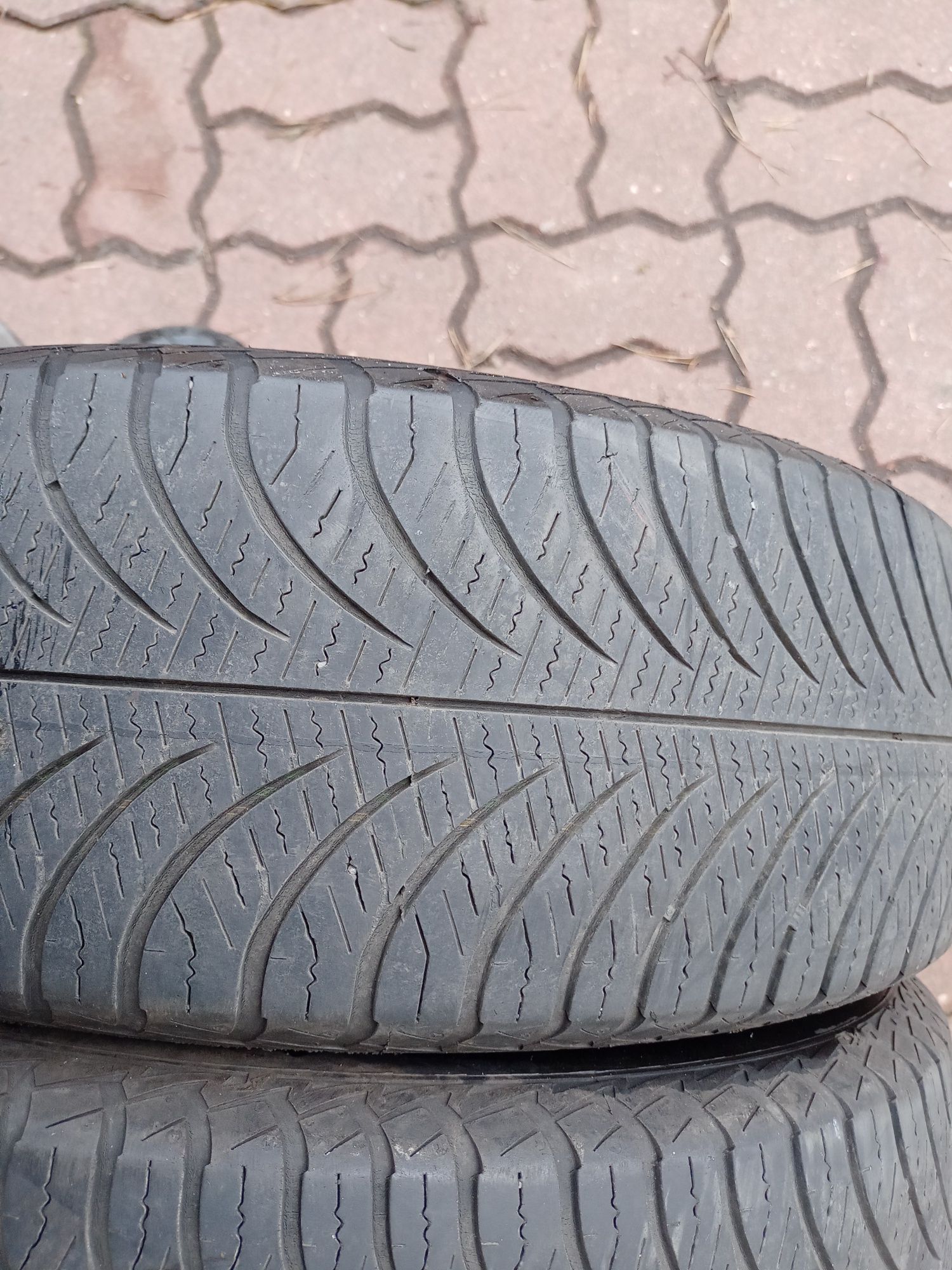 Opony całoroczne Goodyear Vector 4 seasons Gen2 185/60r15 84T 4,5mm17r