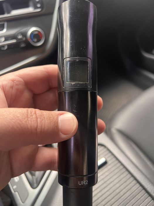 Ручной передавач Shure UR2.
