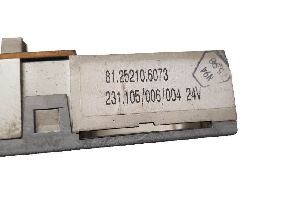 PANEL TABLICA ZEGAR KONTROLKI MAN F2000 81252106073