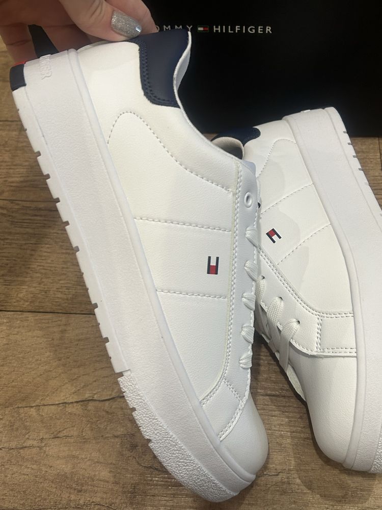 Nowe buty Tommy Hilfiger 39