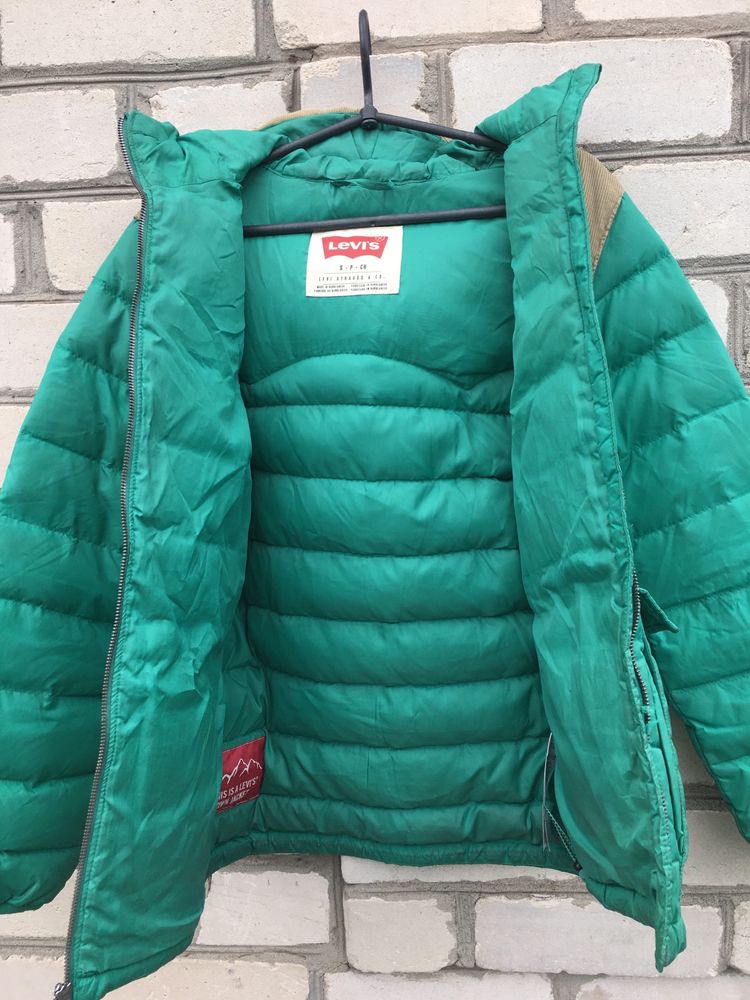 Зелёная куртка пуховик Levi’s с вельветовыми вставками, оригинал