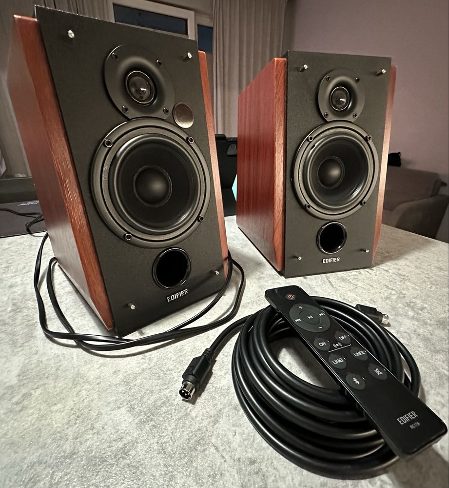 Edifier R1700BTs – Bluetooth, sub-out, świetny dźwięk