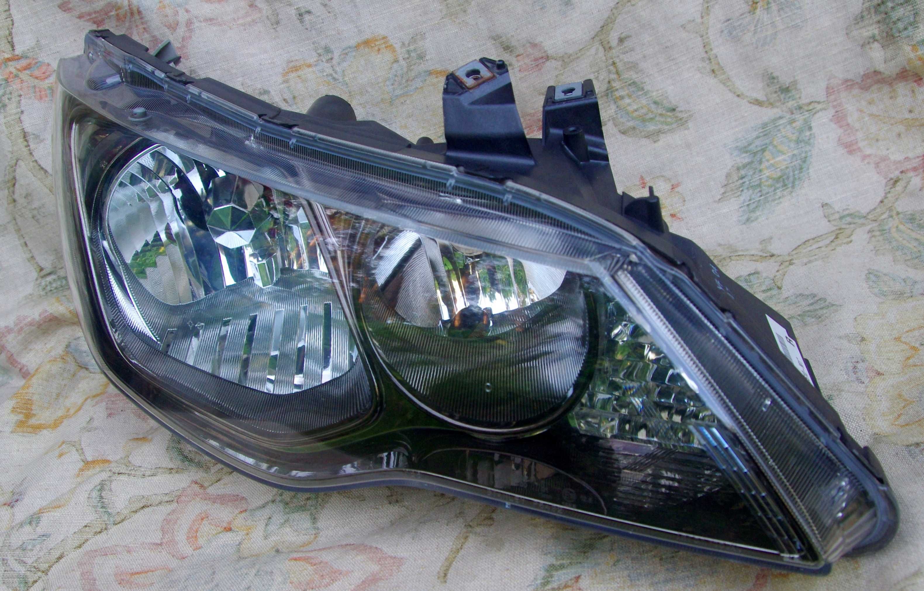 Reflektor Honda Civic Sedan 8-gen OEM