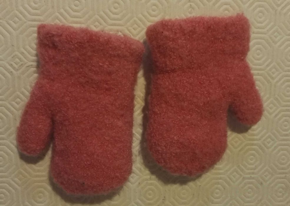 Luvas cor-de-rosa para 0-6 meses