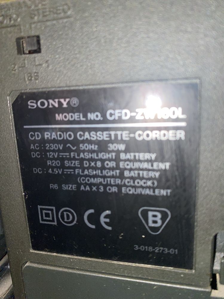 Sony CFD-ZW160L z glośnikami Mega Bass