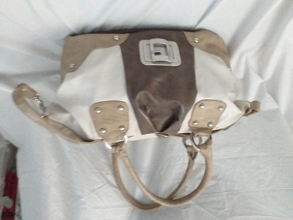 Mala Guess tamanho médio