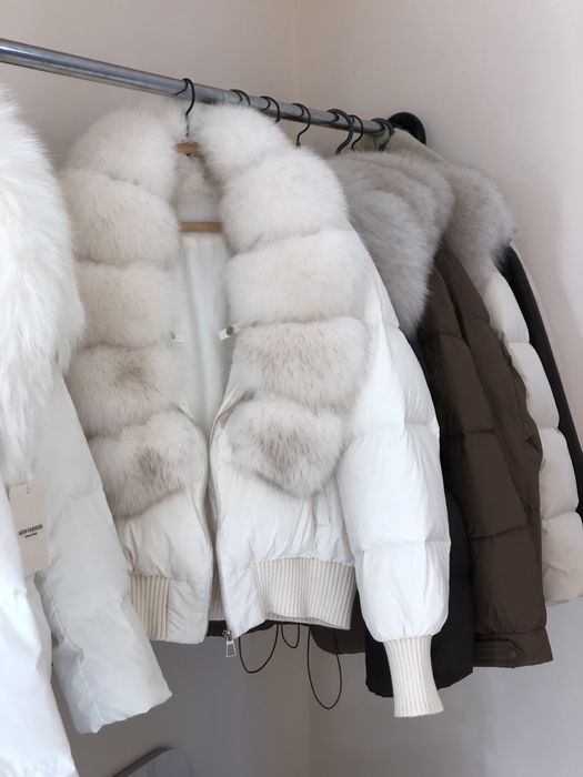 Пуховик,куртка,курточка з песцем.