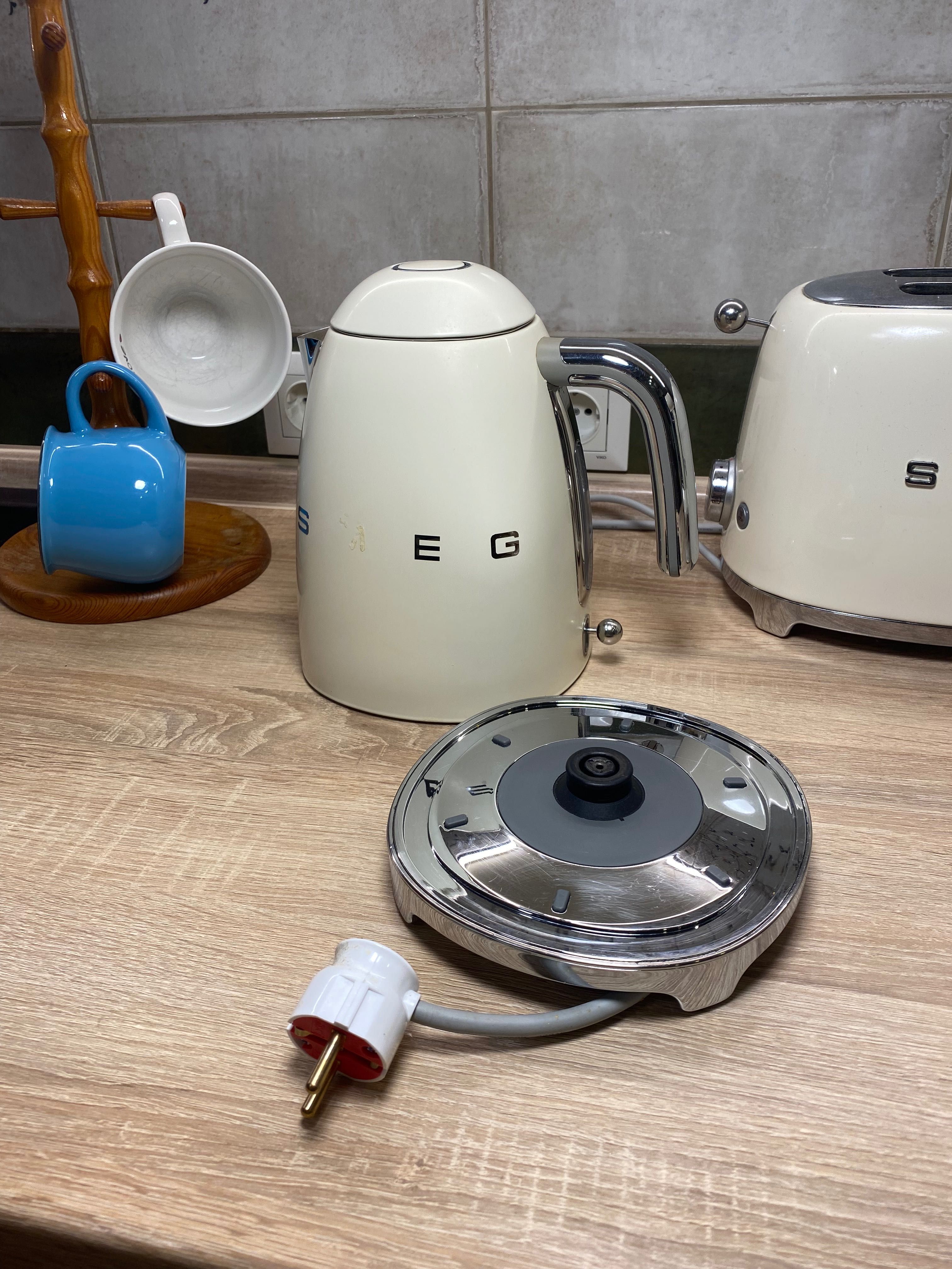 Чайник SMEG KLF01CR Cream Кремовий, робочий