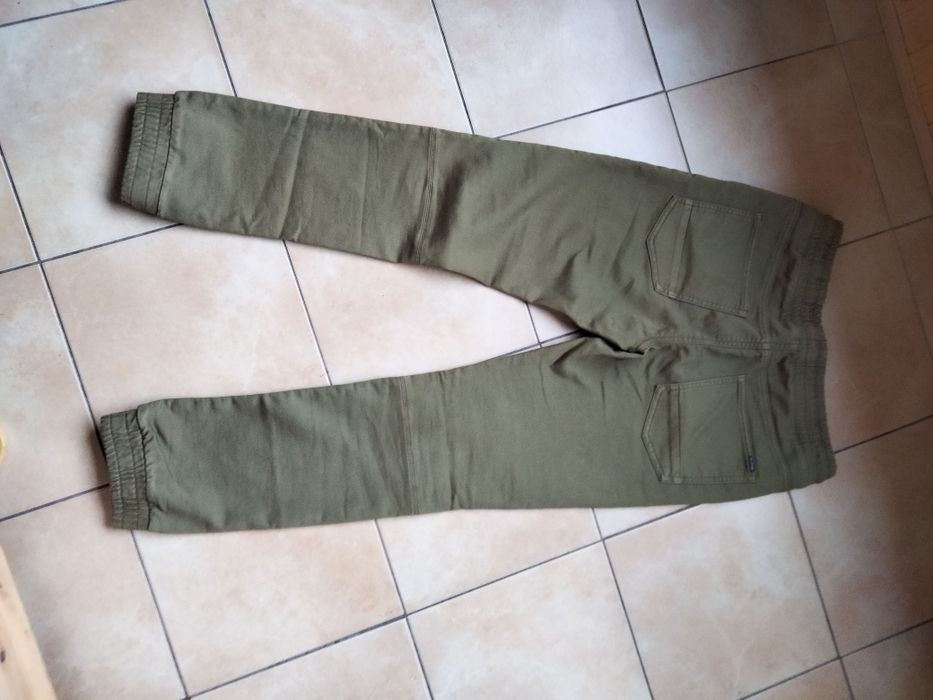 Sprzedam męskie spodnie joggery firmy Diverse