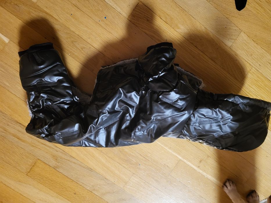 Зимний комбинезон  на собаку