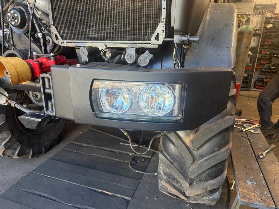 Reflektor lampa przód zderzak światło Mercedes Unimog U1000 - U2450