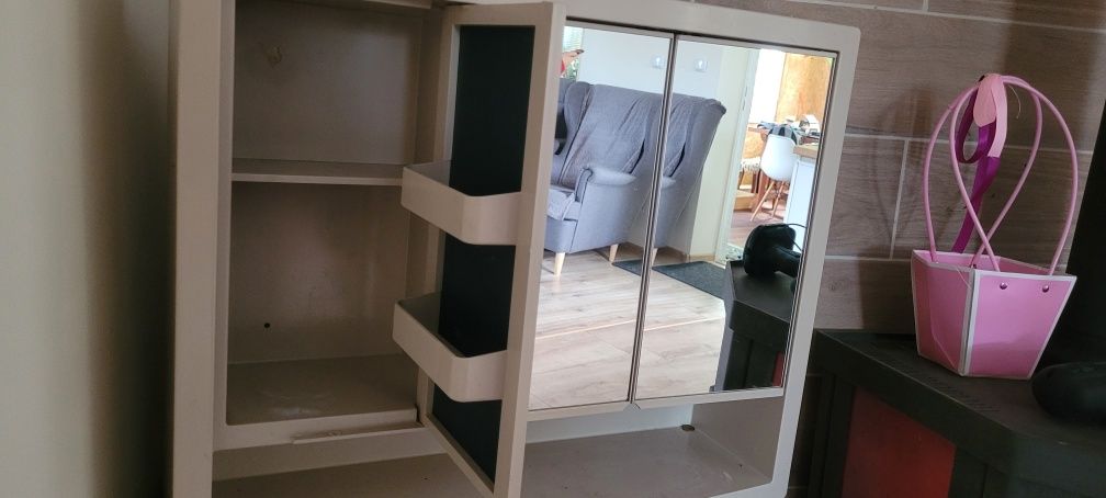 wisząca szafka łazienkowa 50x60 pcv