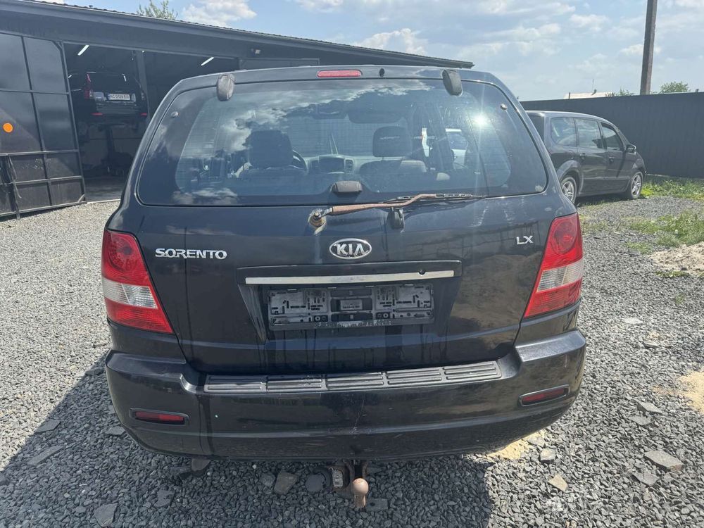 Скло кришки багажника Kia Sorento 2002 - 2009 стекло ляди Кіа Соренто