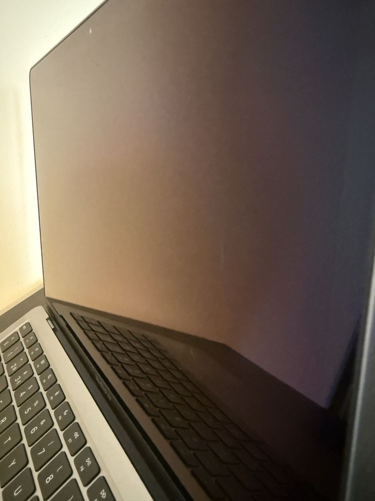 MacBook Air 13” (2020) – Apple M1 – 16GB RAM – 512GB SSD