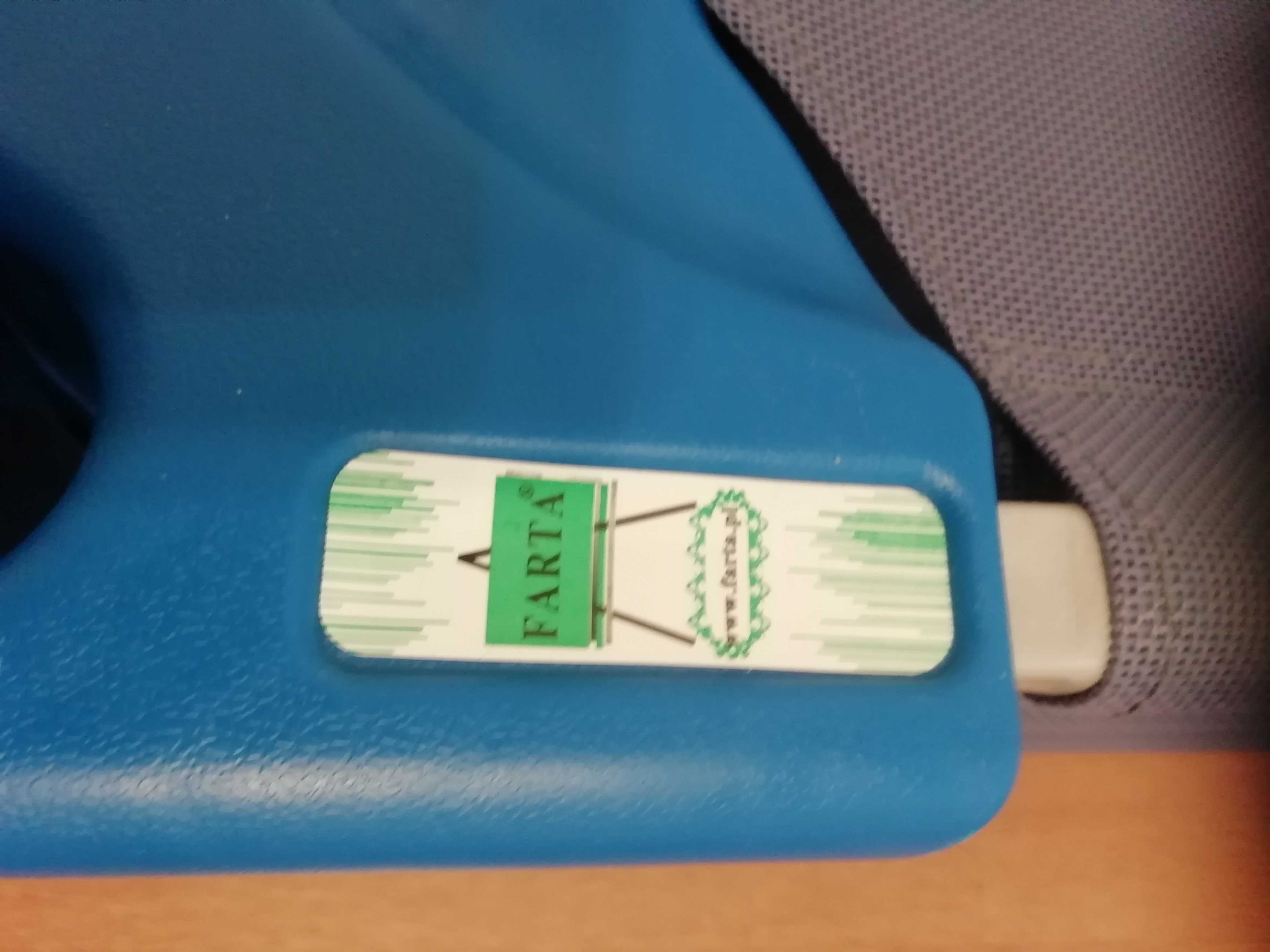 Leżak łóżeczko dla dzieci do przedszkola Fartuś niebieskie nowe 4 szt