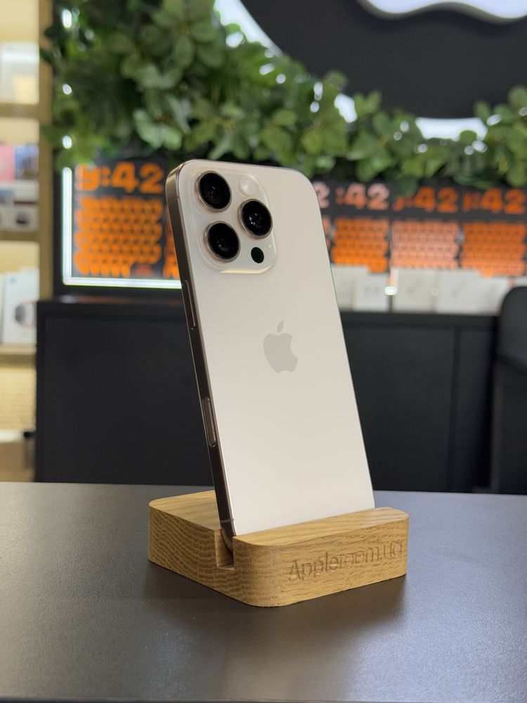USED Iphone 16 pro 128/256 GB (Desert Titanium)