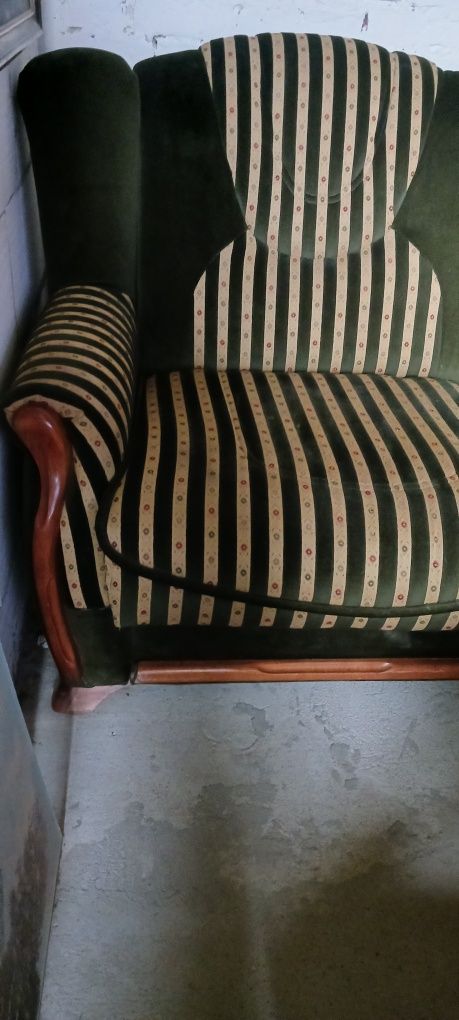 Komplet wypoczynkowy kanapa rozkładana plus 2 fotele