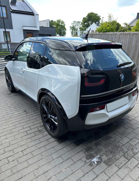 BMW i3      2022