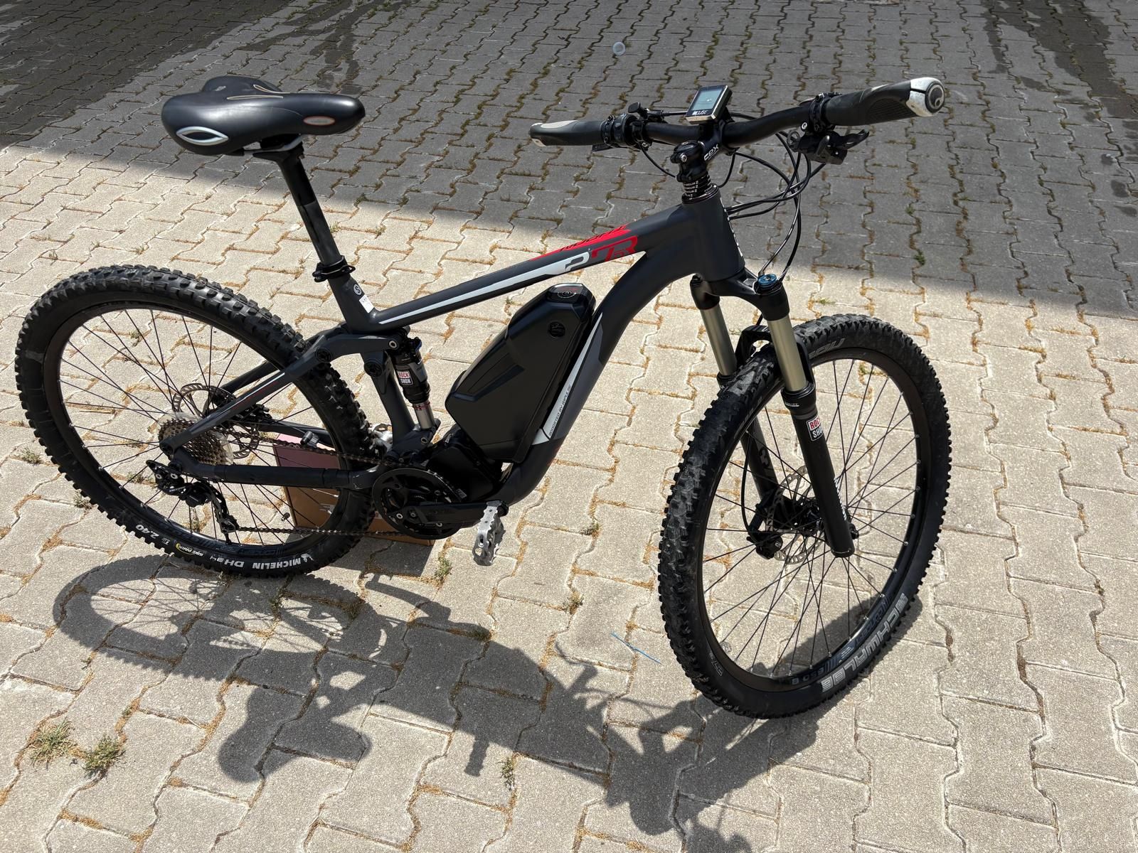 Bicicleta elétrica de montanha