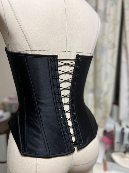 Корсет атласний  46р (L)