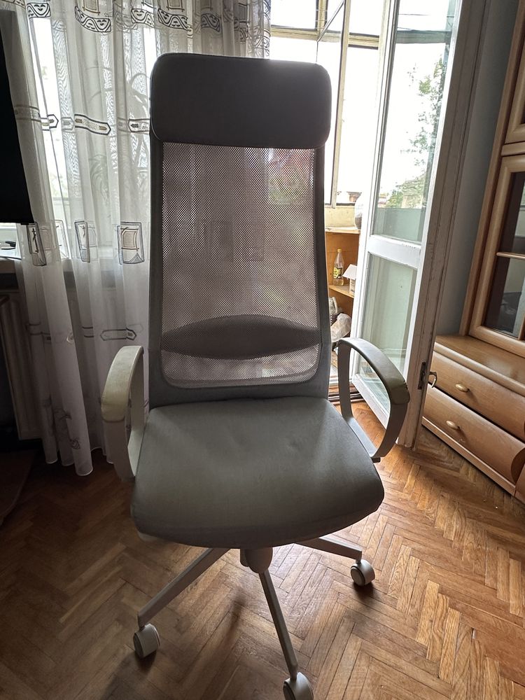 Офісне крісло IKEA