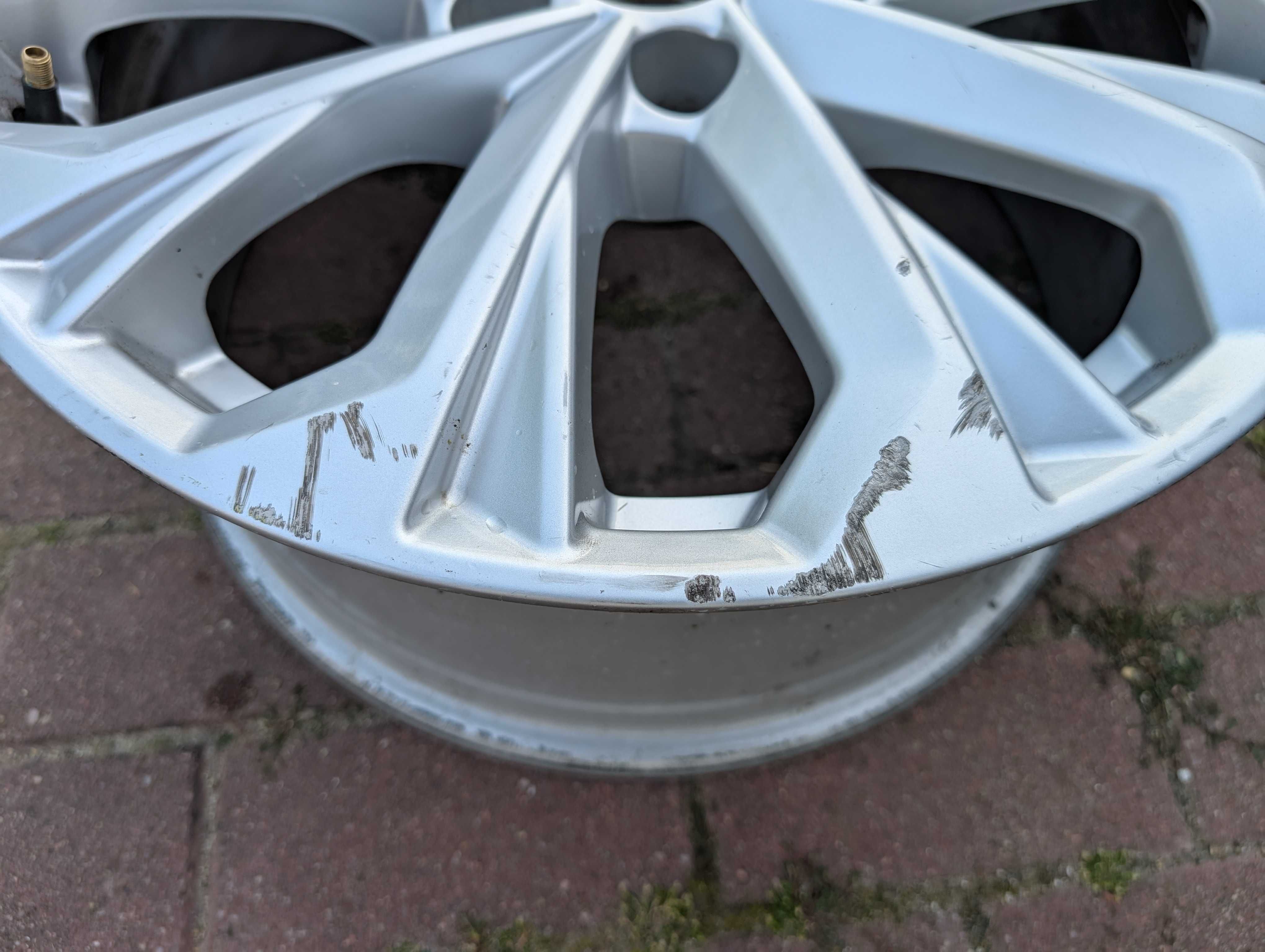 1x Felga 17 AUDI A4 8W0 7,5x17 ET38 5x112 8W06O1025L PROSTA