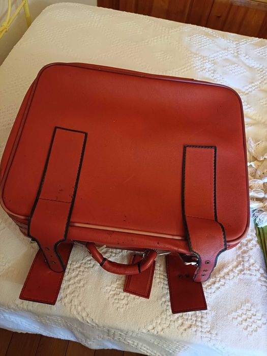 mala de viagem vintage. muito util