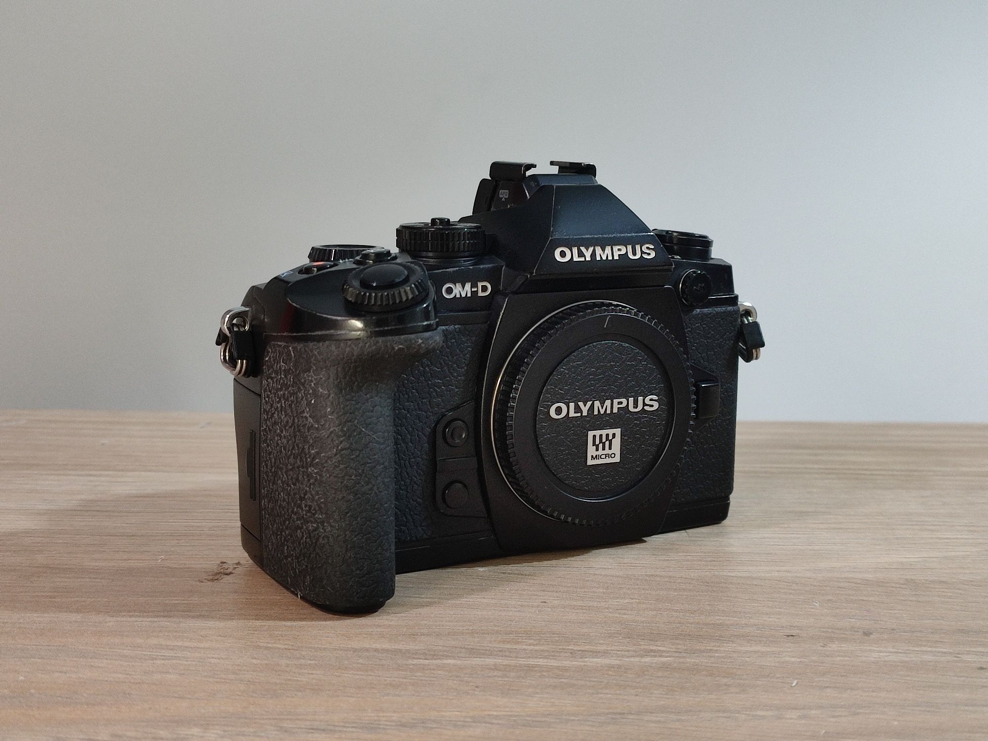 Olympus OMD M1 + 2 baterias