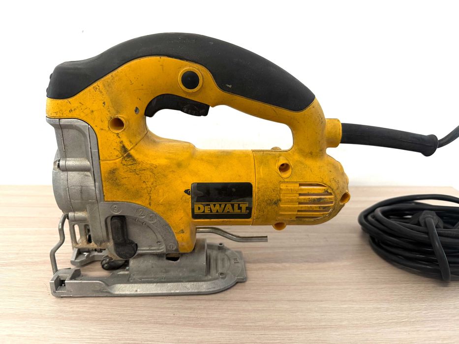 Wyrzynarka Dewalt DW331