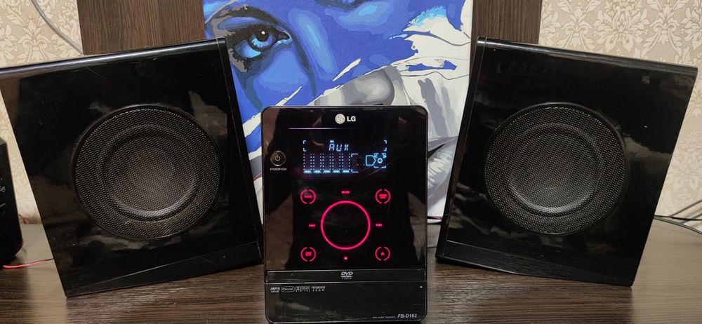 Музыкальный центр lg.