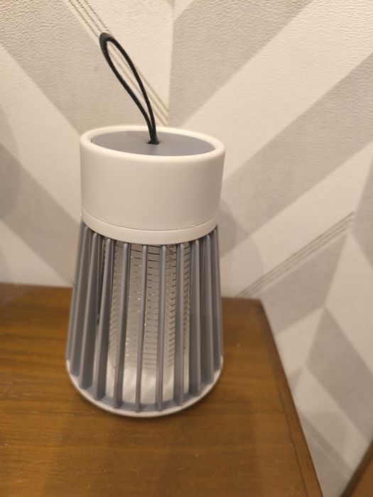 Armadilha para insetos com ligação usb