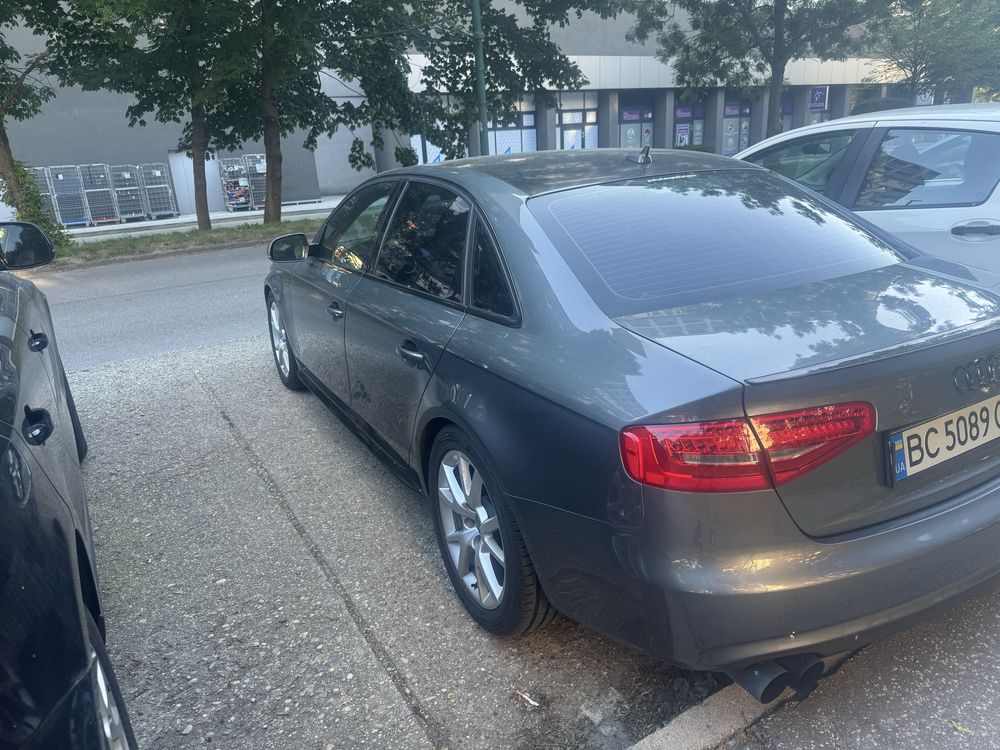 Audi a4 b8 2012.
