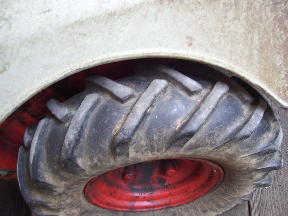 Zestaw TRAKTOREK MF 70 i Kosiarka Listwowa 140 cm