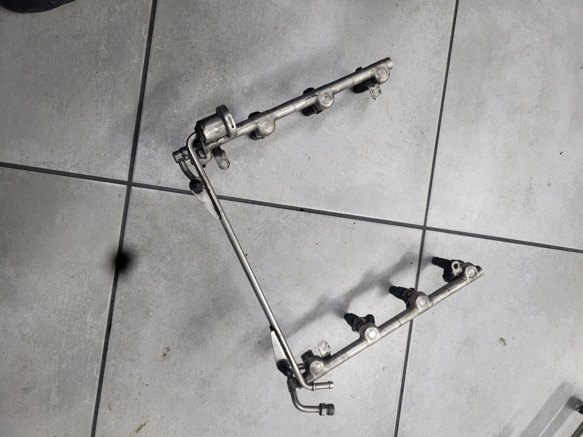 Listwa wtryskowa audi A8 A6 4.2 MPI BFM Wtryski wtrysk D3 C6