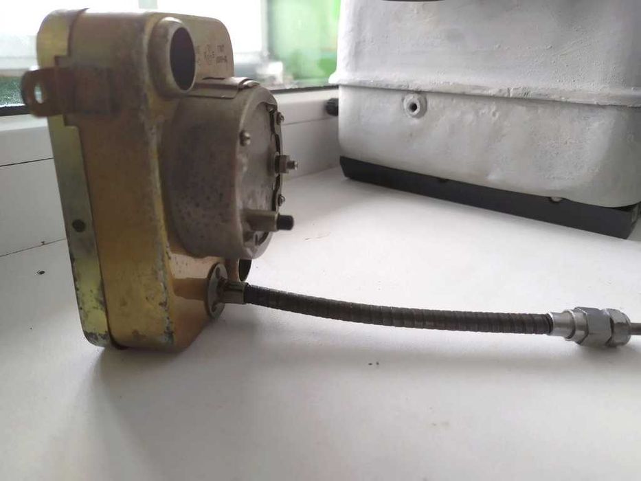 Часы автомобильные АЧВ-2 антиквариат