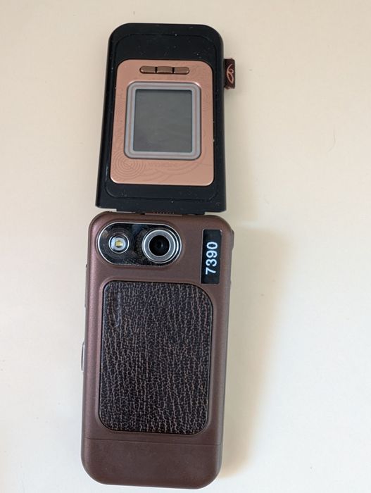 Телефон nokia 7390