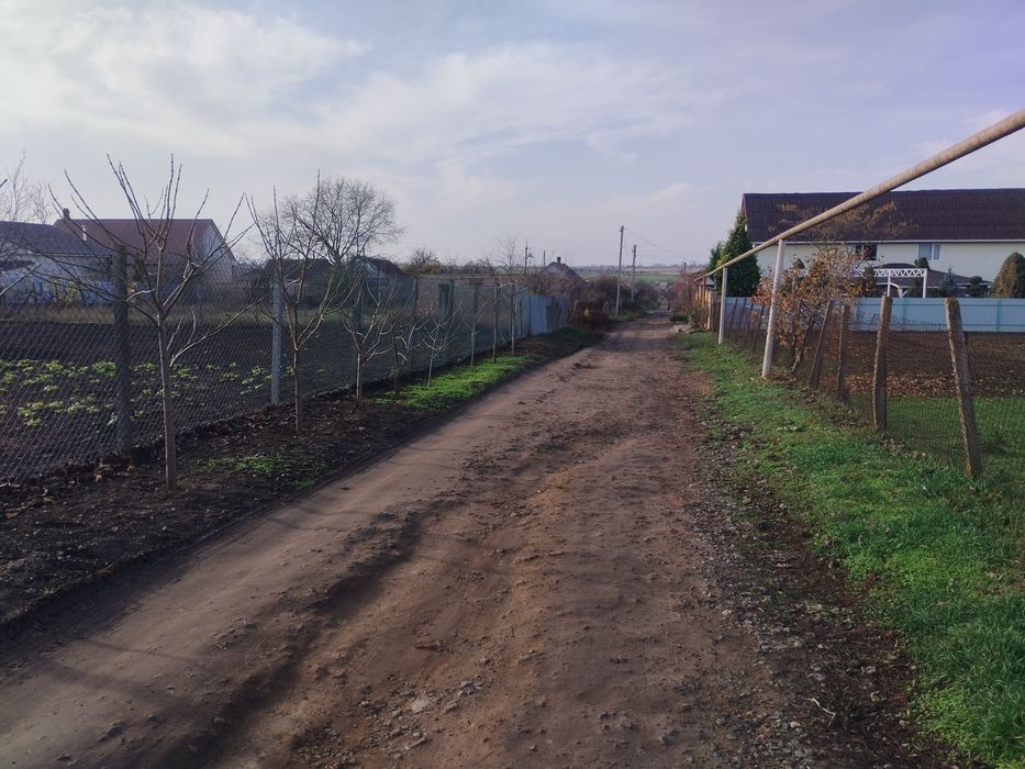 Продам участок в Дачном