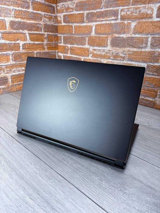 15,6ʼʼ144Гц MSI GS65 Stealth Thin 8RF/GTX 1070 8gb/SSD-512gb/RAM-16gb